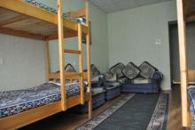 4 beds room